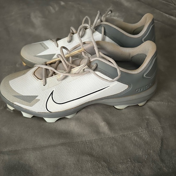 Nike White and Gray Mike Trout baseball Cleats - Picture 1 of 5